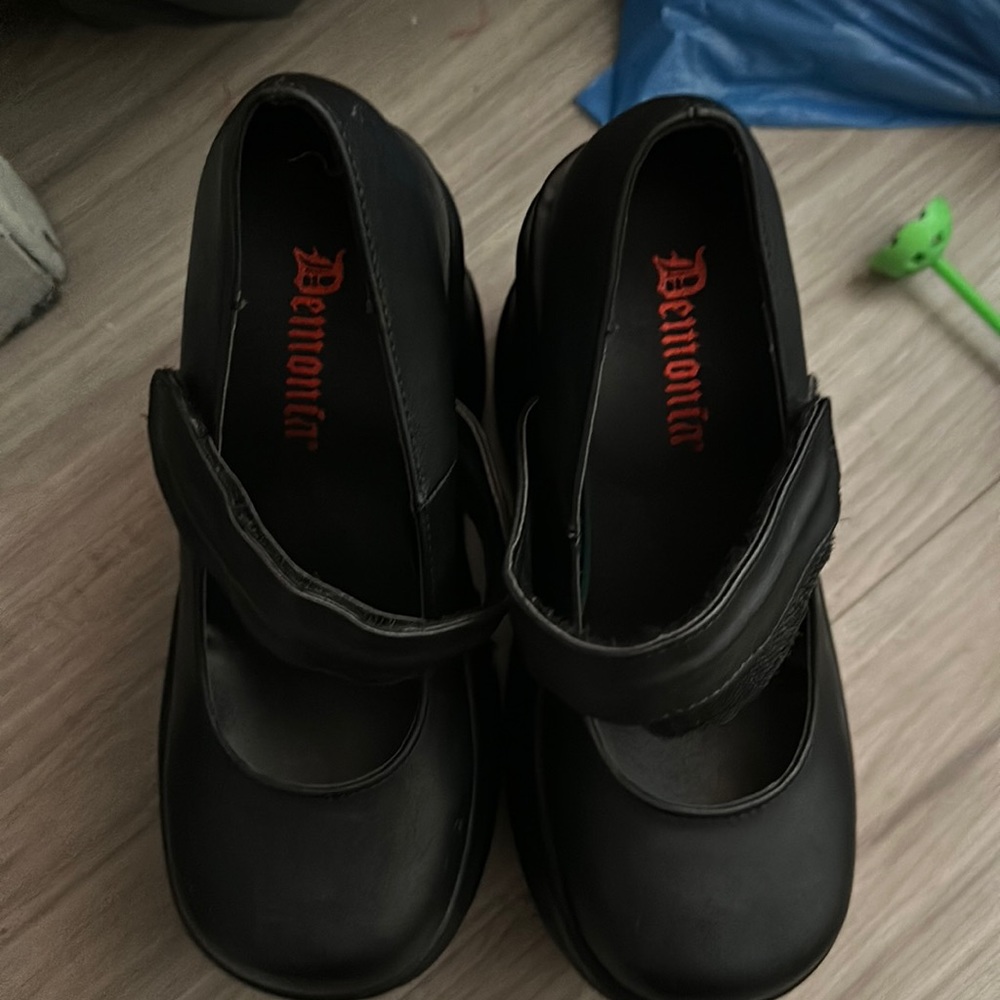 Demonia WAVE-32 Wedge Platforms